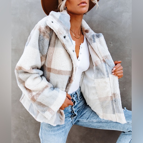 ACOA Winter's Tale Pocketed Plaid Faux Fur Jacket - Picture 4 of 13